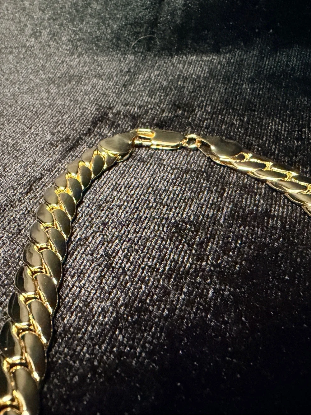 Miami Cuban 20in 9MM 14K Gold filled necklace w/lobster clasp. Brand New.
